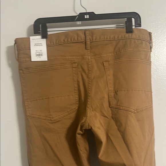 Classic Tan Chinos with Sturdy Cotton Fabric - Picture 4 of 5